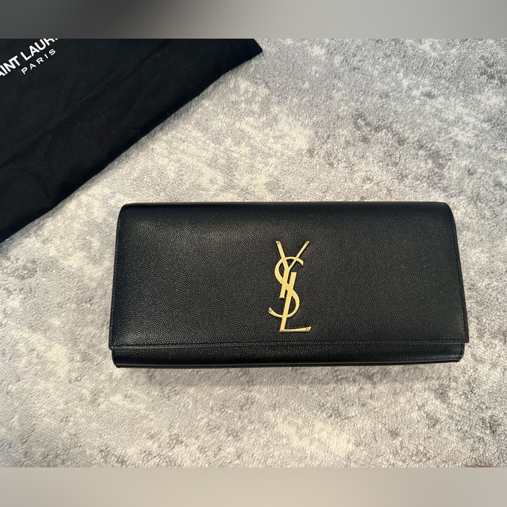 Saint Laurent Grain De Poudre Monogram Cassandre Clutch Black